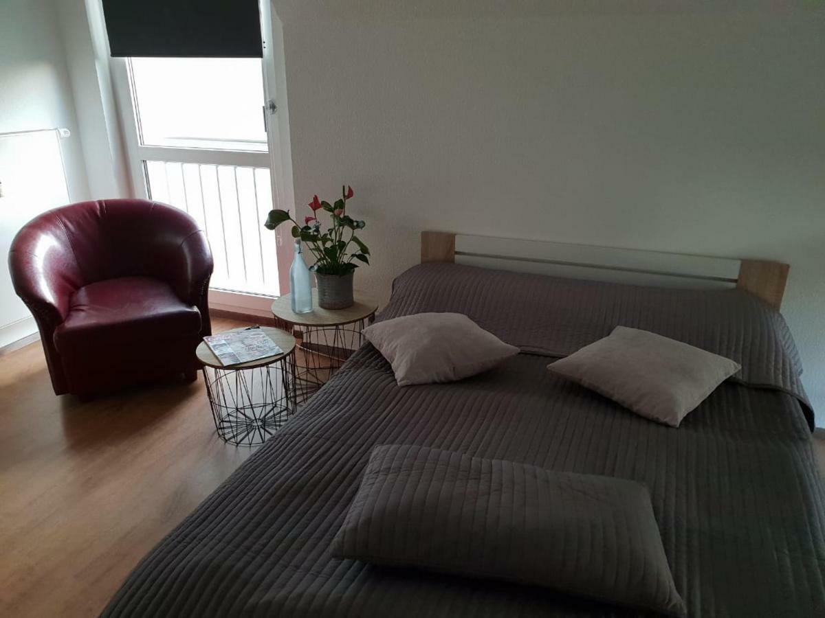 Gemuetliches Mit Eigenem Bad/wc/kueche Homestay